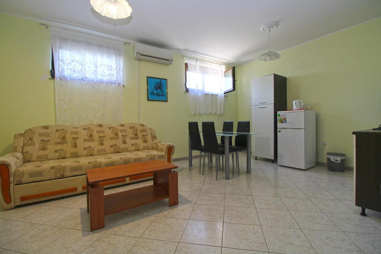 Veroslava 2159 * Pula