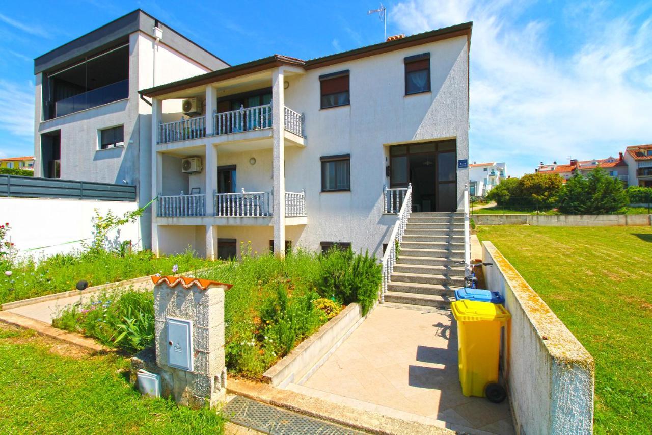 Veroslava 2159 Apartman *